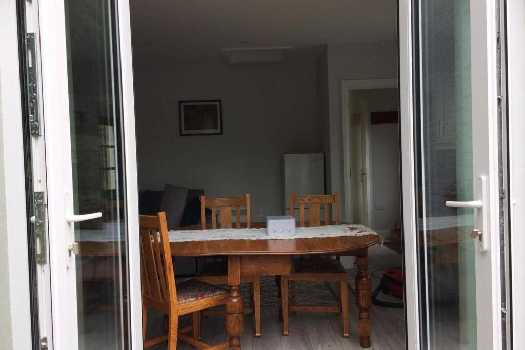 شقة Mews With Garden Views كارلو المظهر الخارجي الصورة